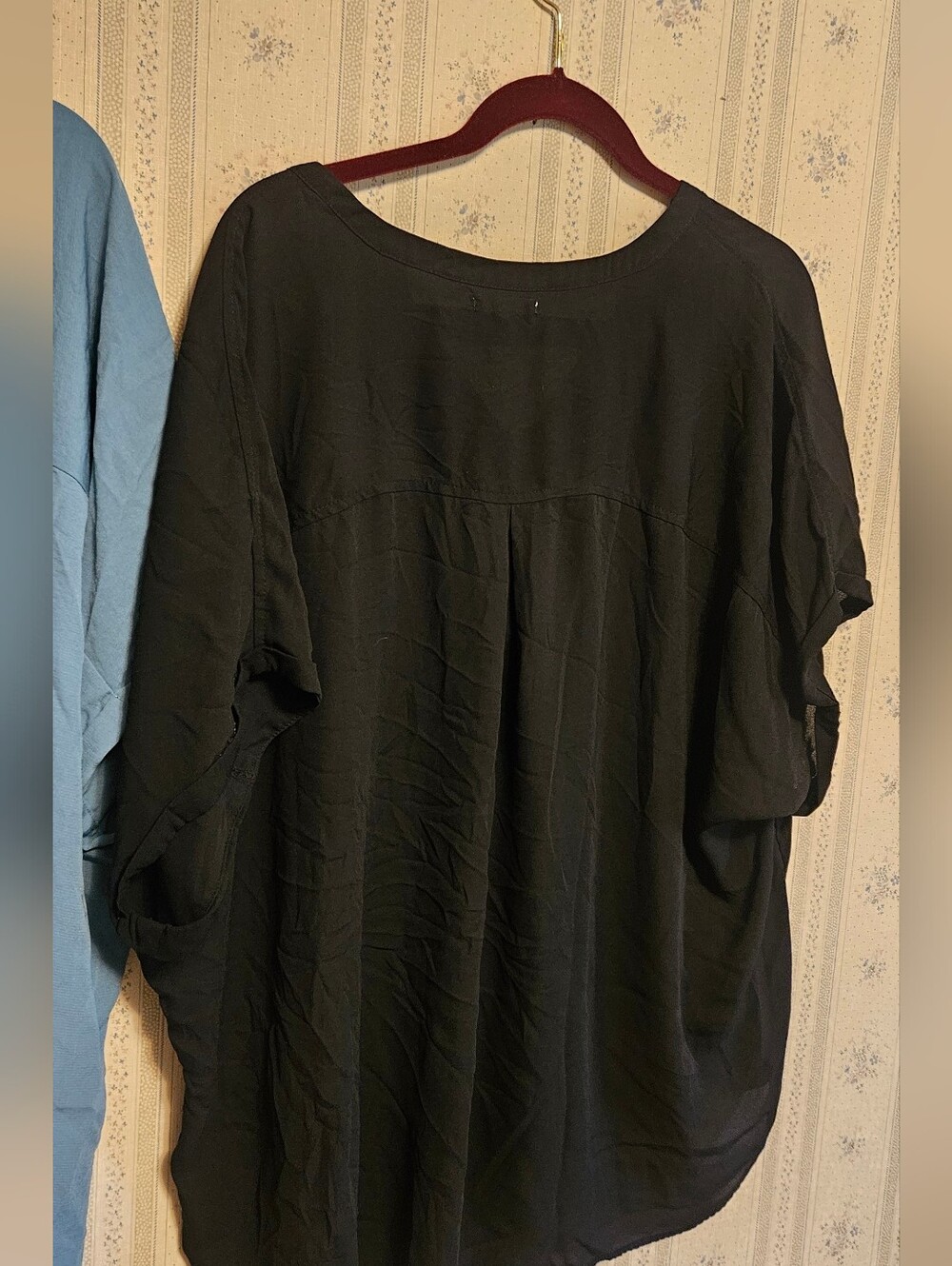 2 Torrid Tops 3x - Picture 5 of 5